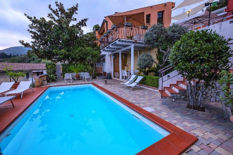 Bnb Casa Rossa Monreale Ngoại thất bức ảnh